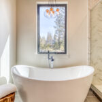 New Home Construction Bend, OR - Deep Tub